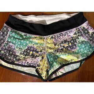 Lululemon Speed Short Multi Color Paradise Grid size 8 Graphic Lowrise Colorful